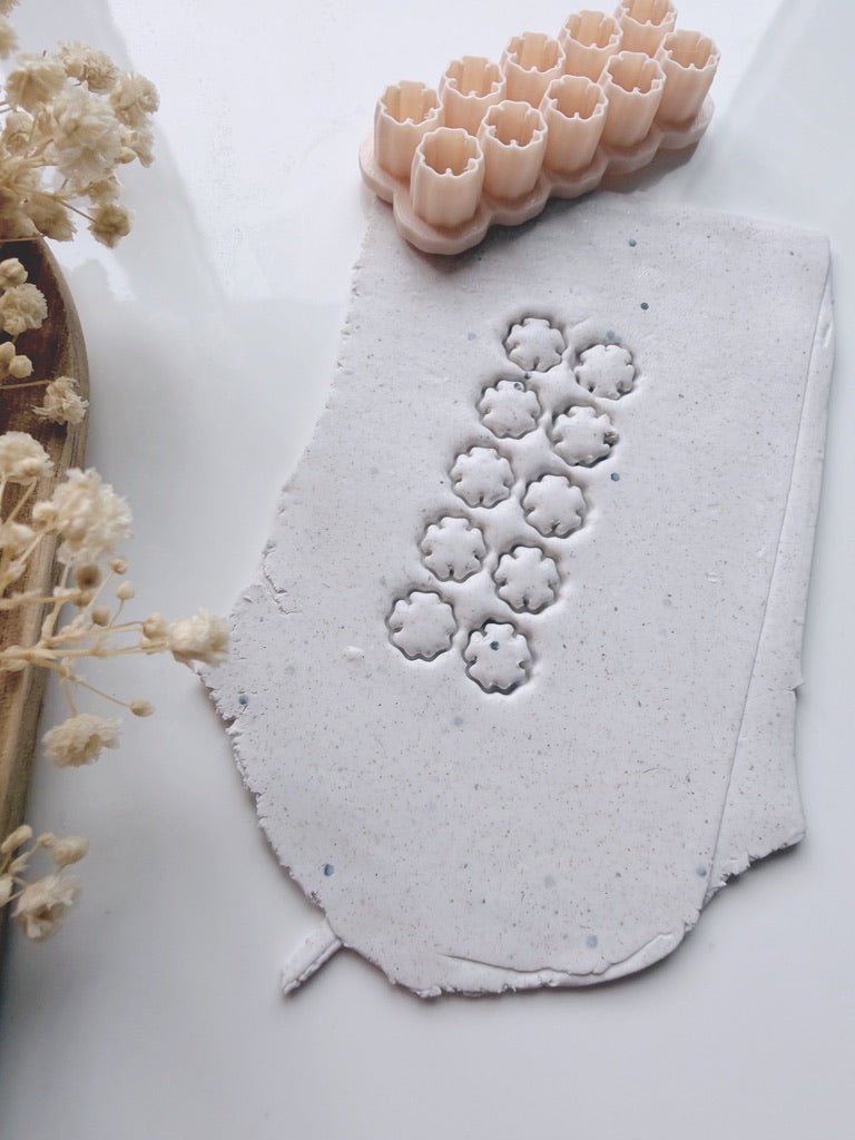 5 petal leaf cluster cutter - S.I. Originals