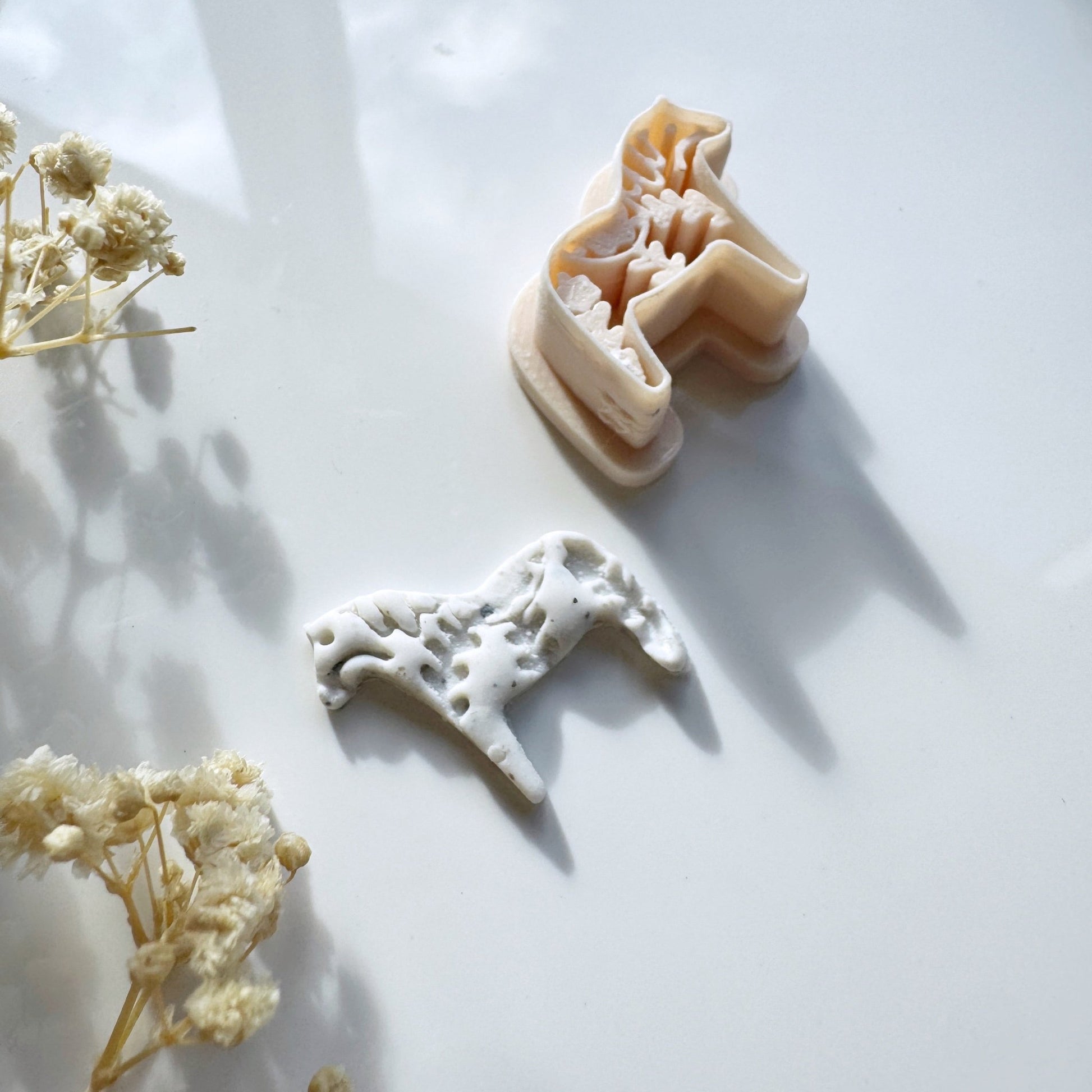 Nordic Paard Cutter – Scandinavische kleisnijder voor sieraden en oorbellen - S.I. Originals