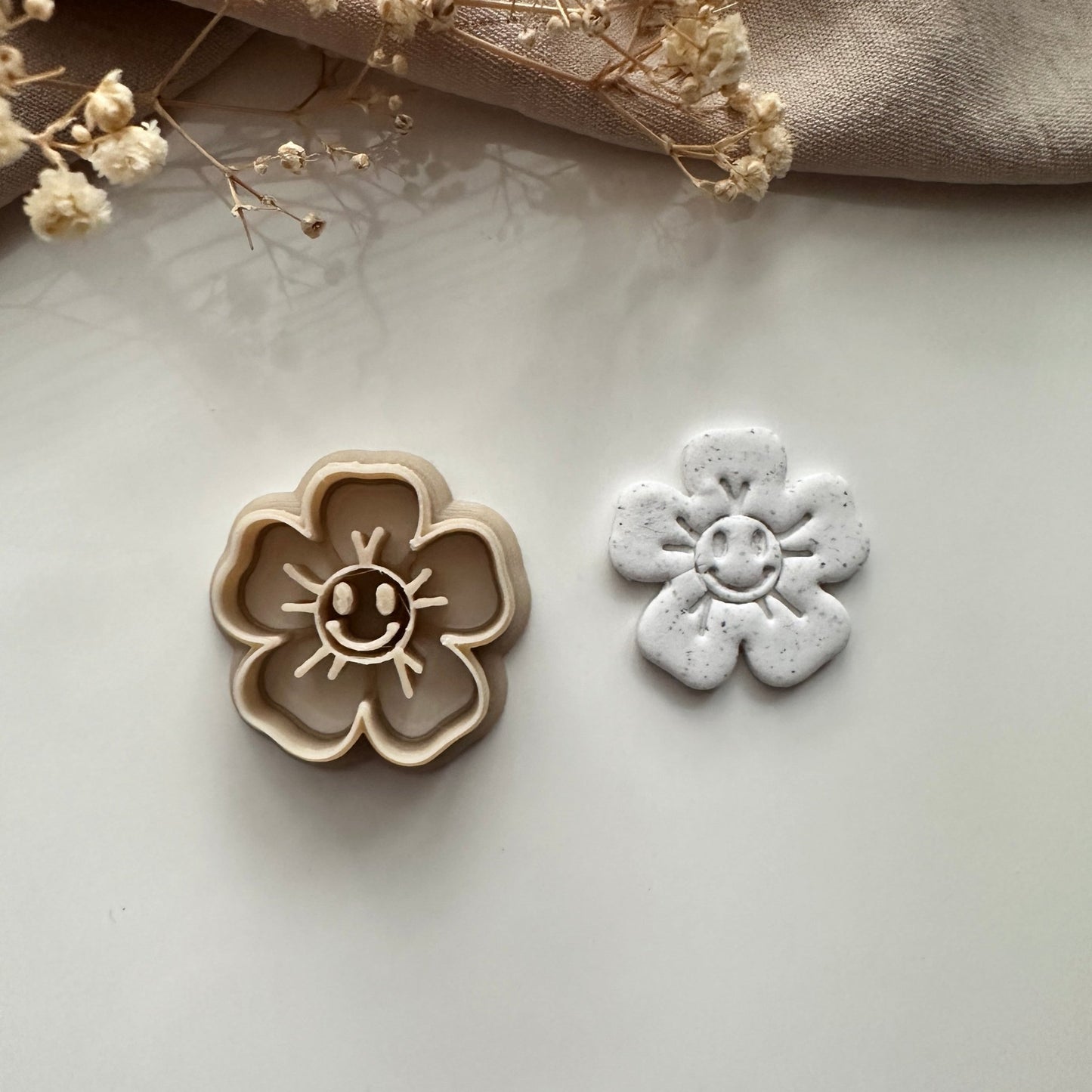 Smiley flower cutter - S.I. Originals