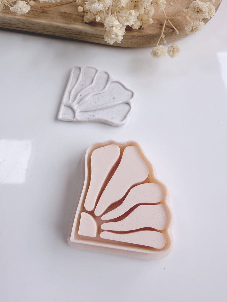 Matisse Triangle Flower Clay Cutter