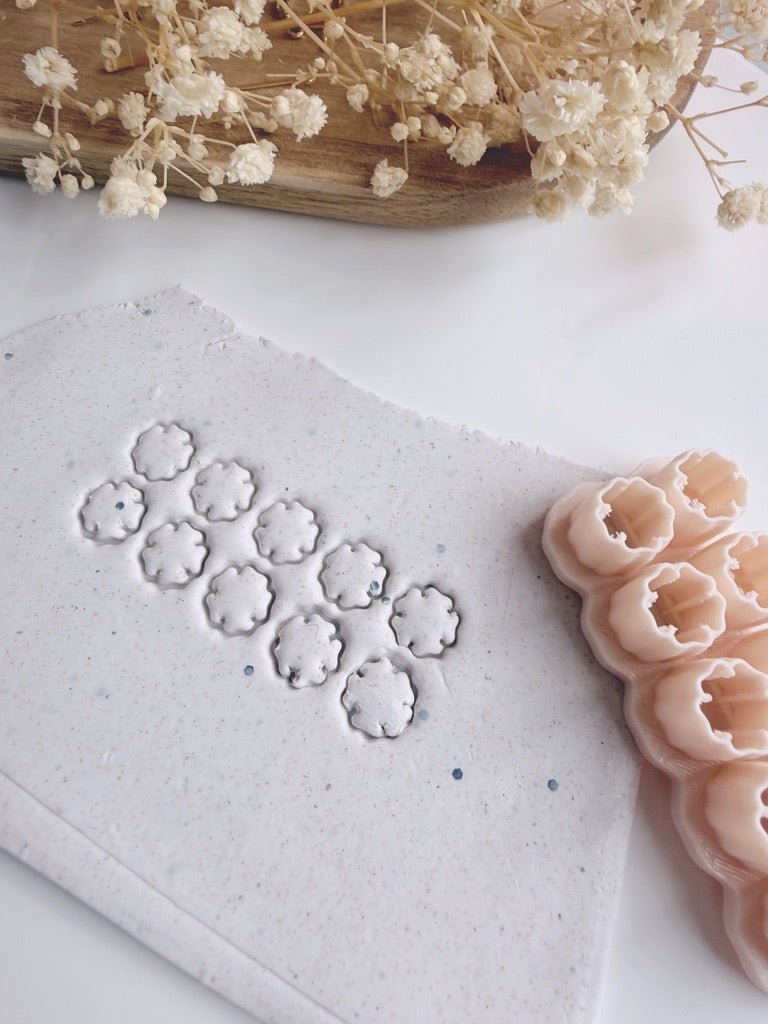 5 petal leaf cluster cutter - S.I. Originals