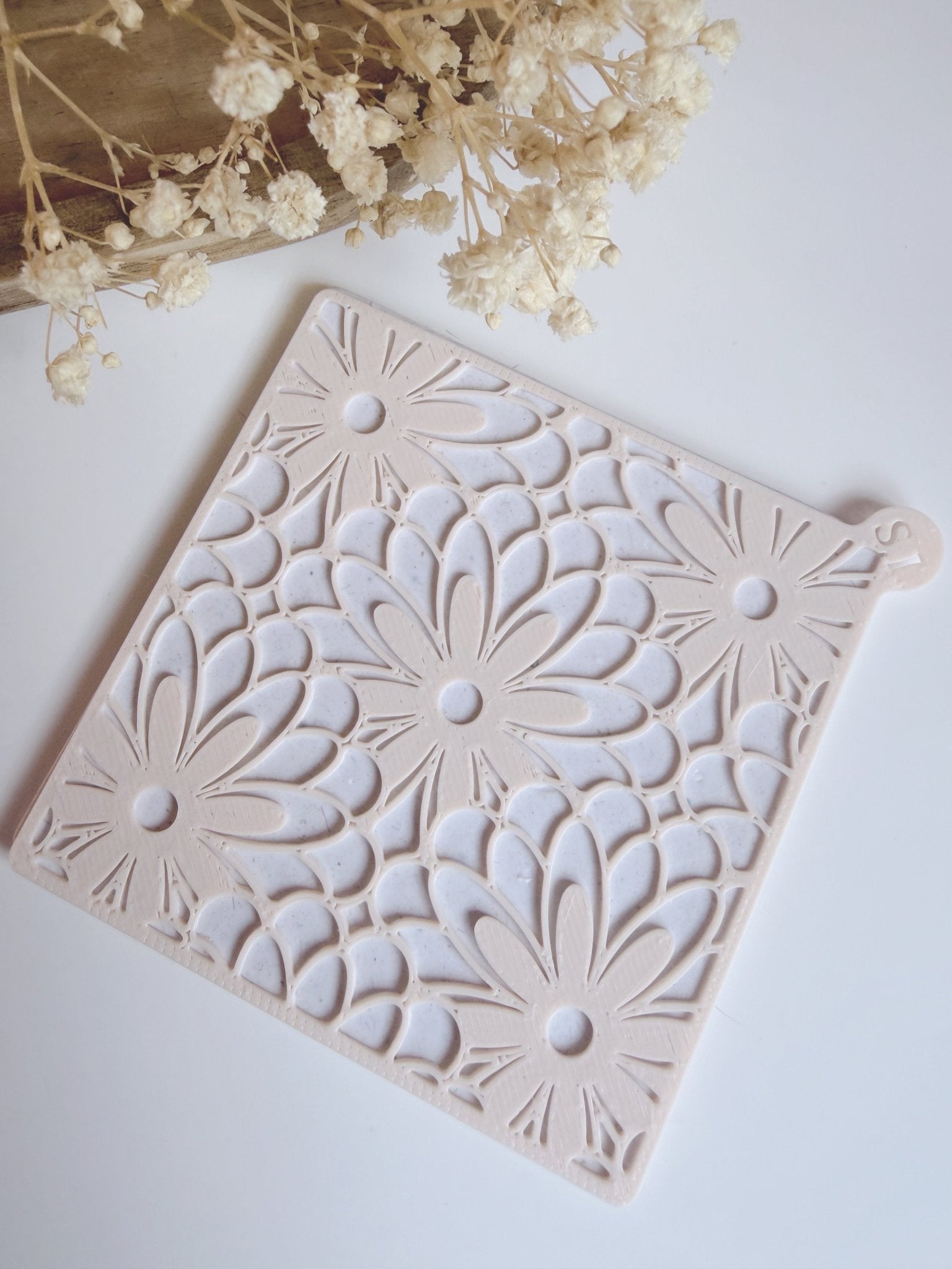 Dahlia Royale - Polymer Clay Stencil (75 mm) - S.I. Originals