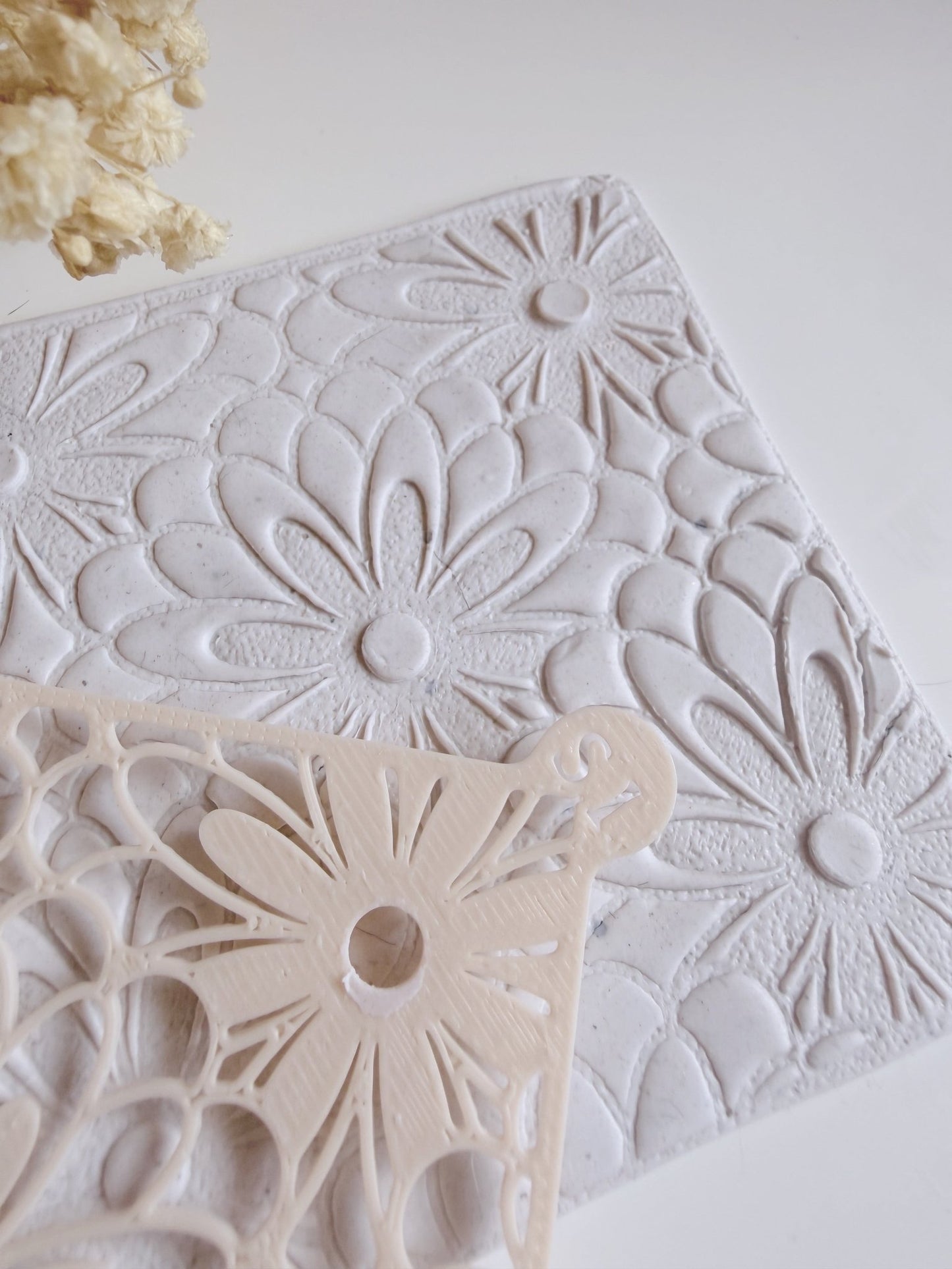 Dahlia Royale - Polymer Clay Stencil (75 mm) - S.I. Originals