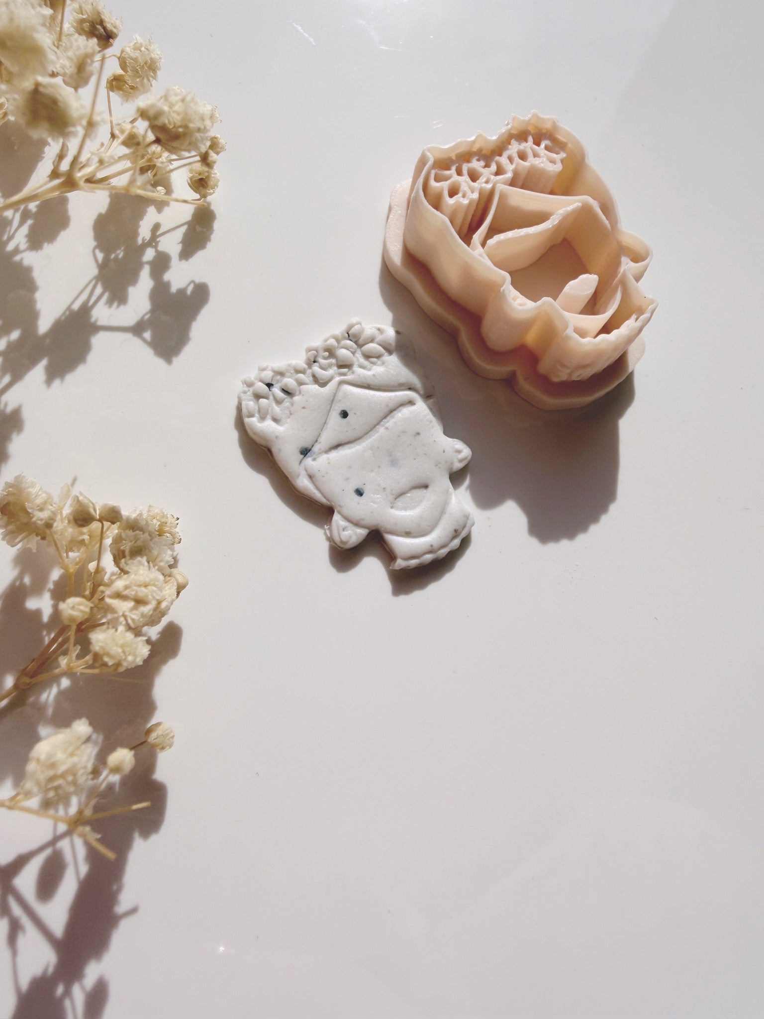Frida Cutter – Iconische Bloemenkop voor Polymeerklei Oorbellen - S.I. Originals