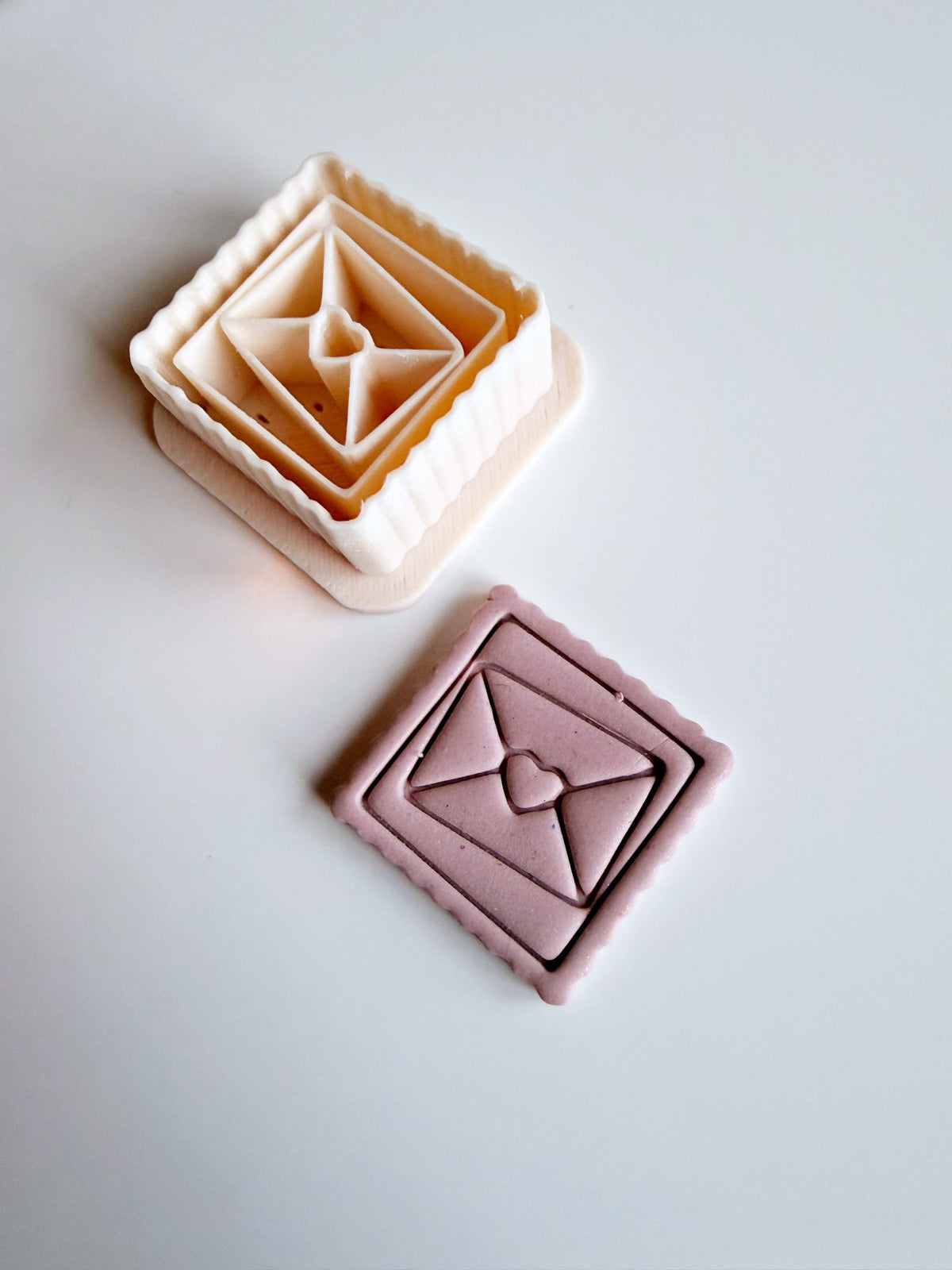 Lettre d’Amour – Postzegelcutter | Love from Paris - S.I. Originals